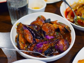 The eggplant version of the popular dish. I do not eat the devil's tumour so cannot report on it, but the missus always likes when we order it (when dining in a group).
