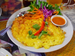 We got it with ground pork. Oh, Thai omelets, how much I love you!
