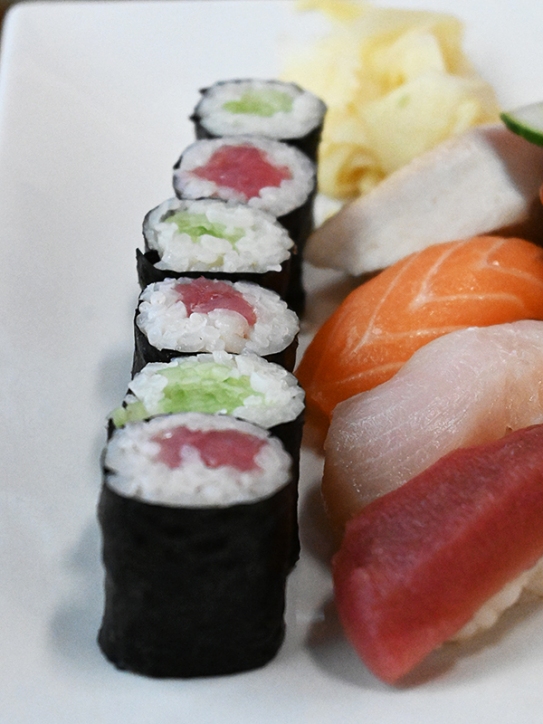 Kanpachi, Sushi combo, rolls