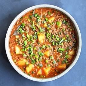 Keema with Potatoes, Peas and Green Onions-small