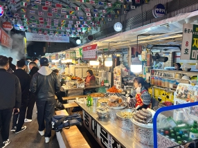 Gwangjang Market, A lull at this counter