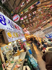 Gwangjang Market, Down one of the side alleys